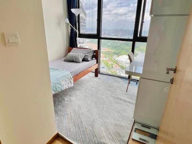NUS SIM Cozy stay @ Clementi Condo– Trilinq, beside Clementi MRT, very near to NUS, Nan Hua, SIM Uni
