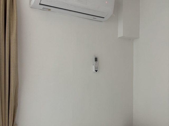 Clean fully furnished Common room for rent