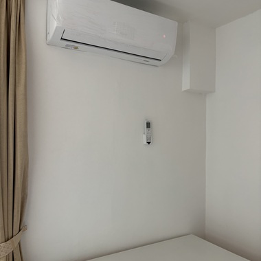 Clean fully furnished Common room for rent