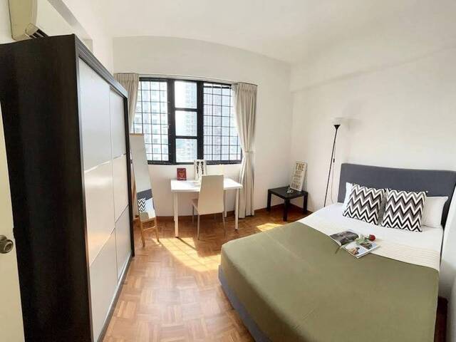 Tiong Bahru MRT 3 Mins - Nicely Furnished Queen Room .