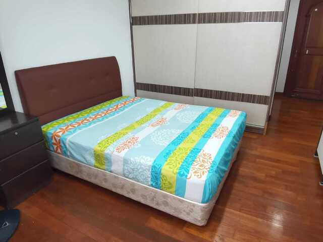 Long/Short-term Master room for rent at Eunos MRT