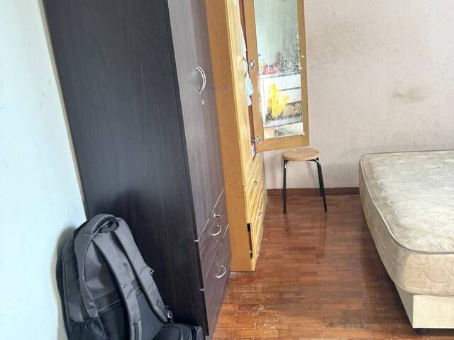 All-female House: Spacious Common Room