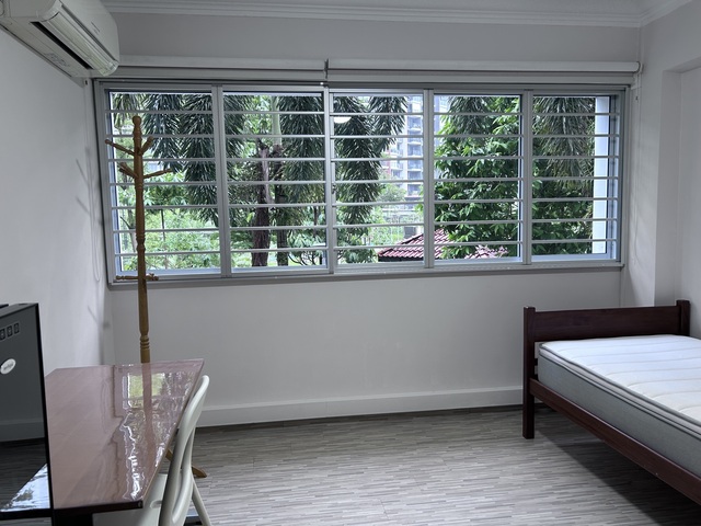 Furnished  room for single man.