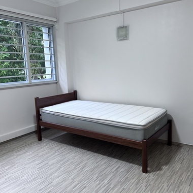 Furnished room for single man.