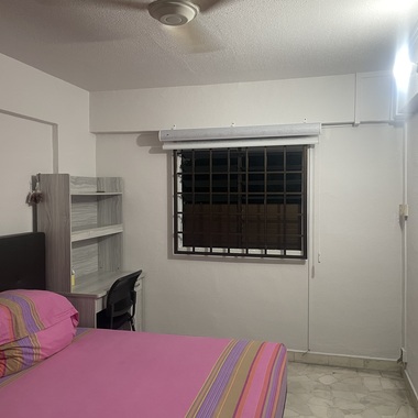 Room near YIshun Mrt / for females ONLY