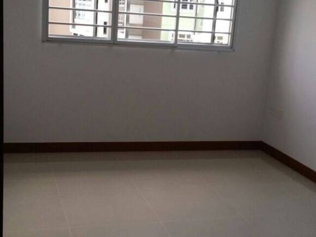 1 common rooms available from 1 Aug onwards