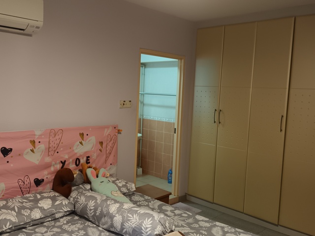 Master bedroom in Seng Kang (*FOR FEMALE TENANT ONLY)