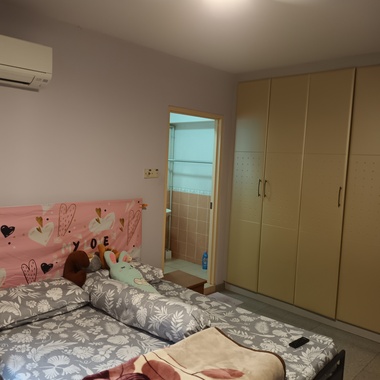 Master bedroom in Seng Kang (*FOR FEMALE TENANT ONLY)