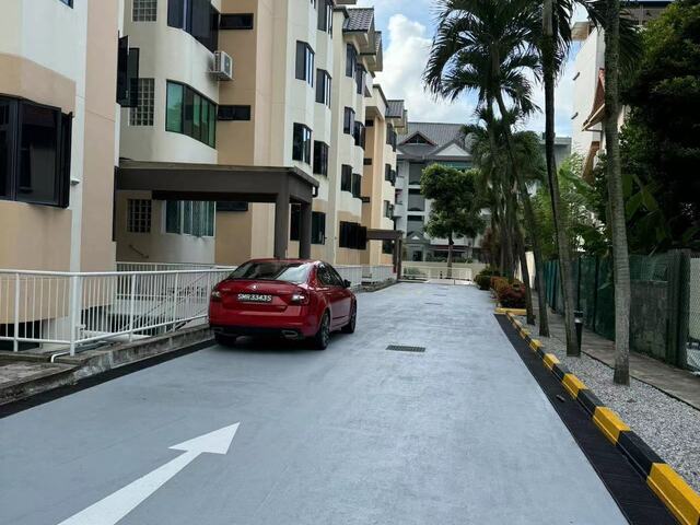 near NUS pasir panjang MRT common room