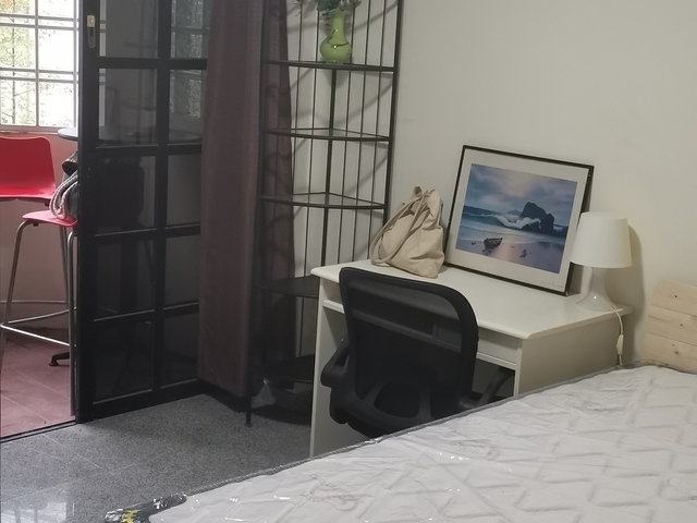 near NUS pasir panjang MRT common room