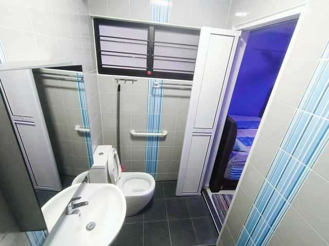 Hougang near Kovan - Spacious HDB Master Bedroom for Rent