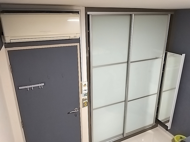 Females sharing room