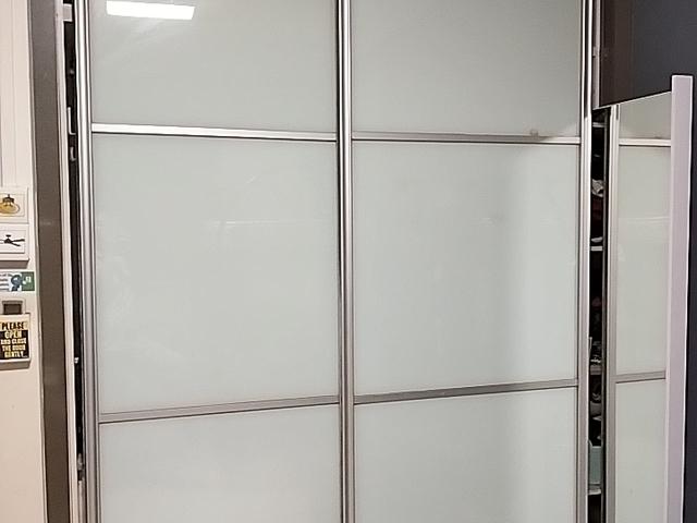 Looking for female sharing room