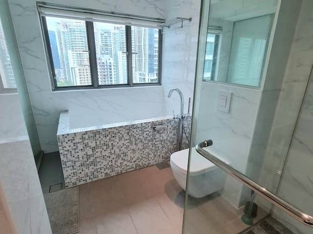 En-suite master bedroom for rent , Novena MRT