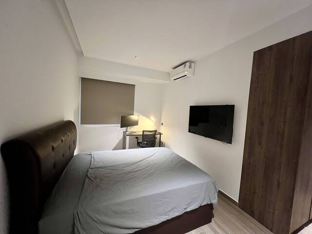 500sqft 1 Bed 1 Bath Entire Unit Next to Fort Canning MRT