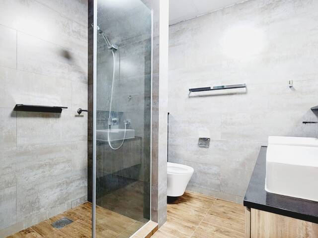 Large master bedroom for rent at Murano!
