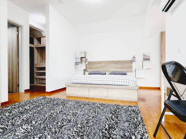 Large master bedroom for rent at Murano!