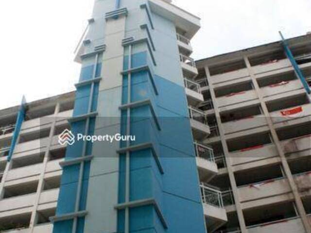 Common room for rent at at blk 123 Lorong 1 Toa Payoh. Near to Braddell MRT! NO AGENT FEE