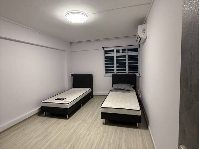 Common room to rent in Hougang