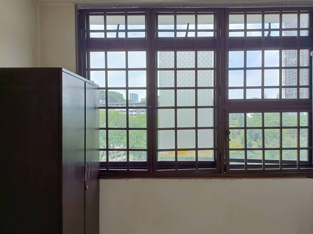 small room for rent