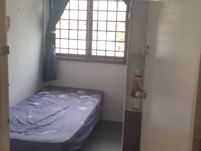 Blk 20 Jalan Klinik - $500 for 1 lady