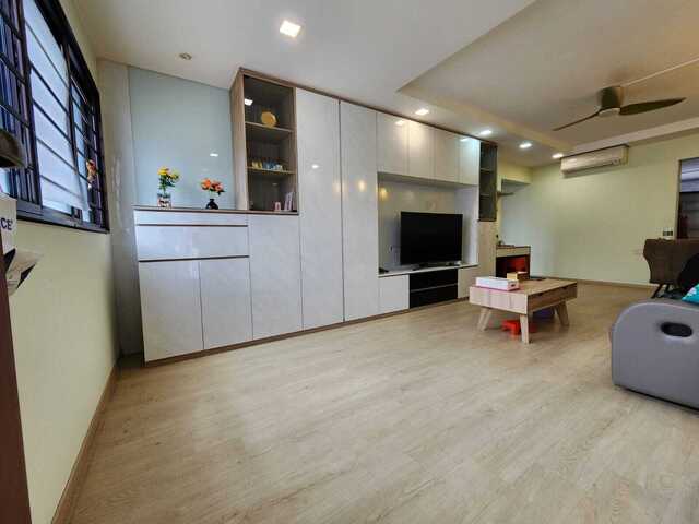 Renovated & Well-Maintained HDB 4A Flat for Rent in BUKIT BATOK West