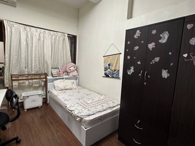Cozy room for students/interns at Siglap