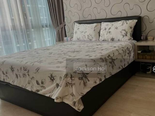 Master room in condo for rent