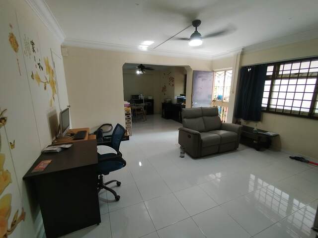 Near yewtee MRT room rental