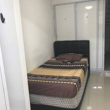 Nice Condo Rooms for rent, (NO OWNER STAYING) @ Clementi Road, Pine Grove. (NEAR SIM, NUS)