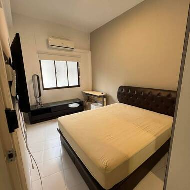 Master room w attached bathroom avail in marine parade/ east coast