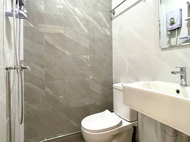 Lowest Premium Room for rent in Chinatown with High speed Wi-fi