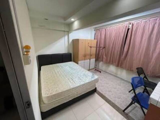 Common Room for rent Woodlands