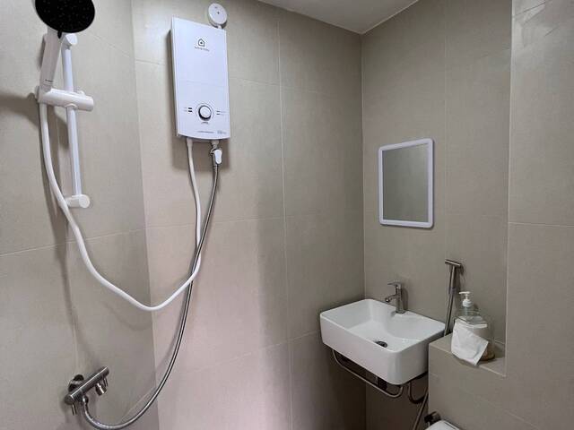Studio/ ensuite bathroom @Caldecott/Braddell area.