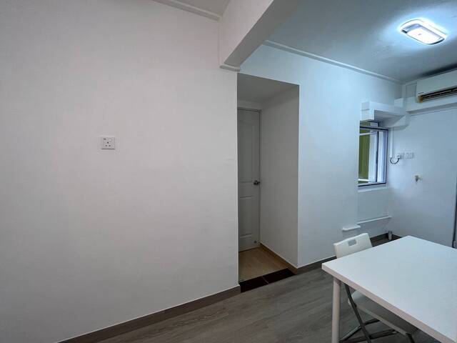 Studio/ ensuite bathroom @Caldecott/Braddell area.