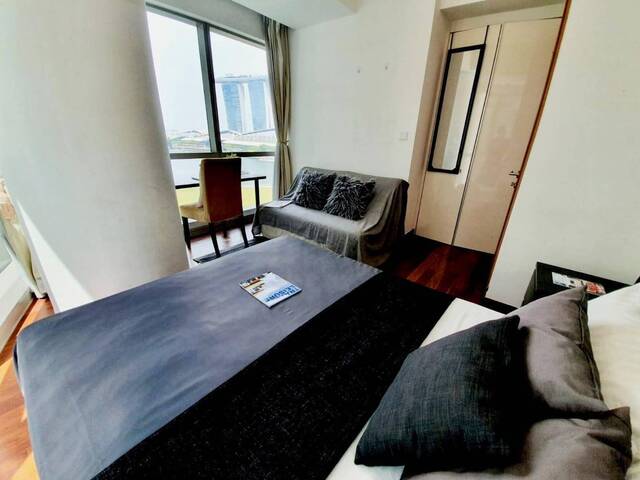 Spacious Queen Room - Marina Bay Sands - Wonderful Amenities