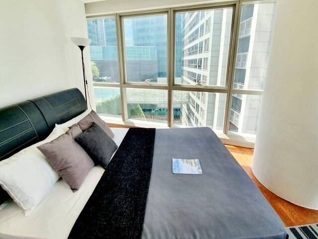 Spacious Queen Room - Marina Bay Sands - Wonderful Amenities