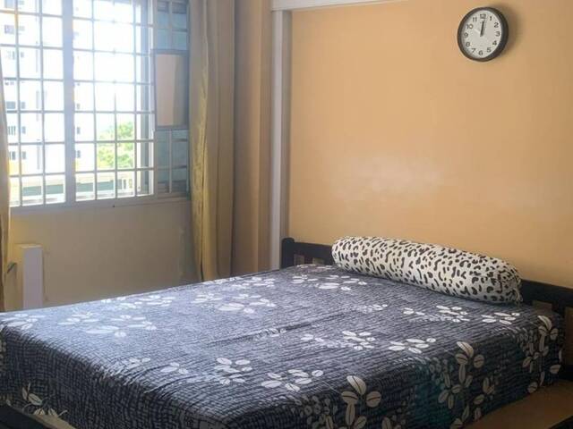 common room for singles or 2pax share max