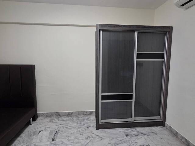 Common room for rent - females only