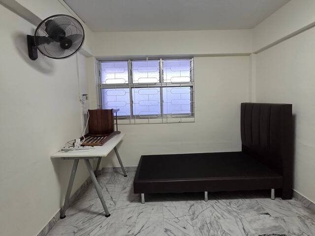 Common room for rent - females only