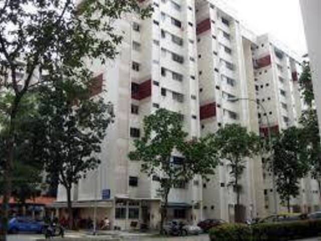 Common room for rent at blk 524 Hougang Avenue 6. Near to Hougang MRT! NO AGENT FEE