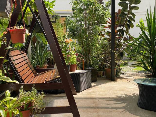 Heritage ground floor garden room in 2 person only flat share