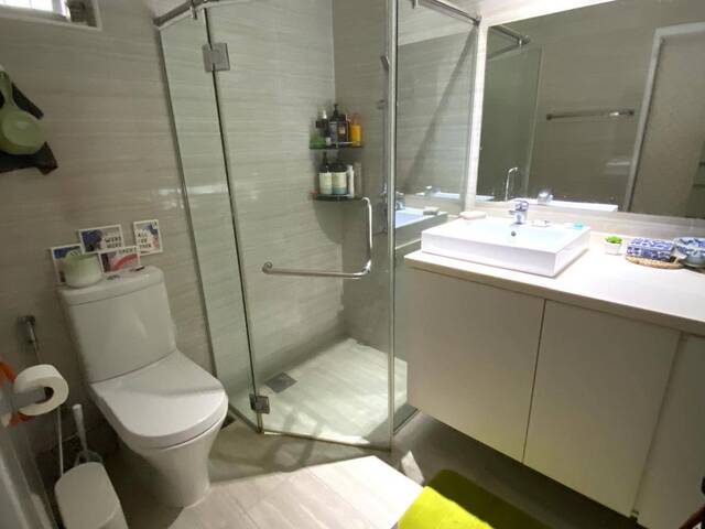 Heritage ground floor garden room in 2 person only flat share