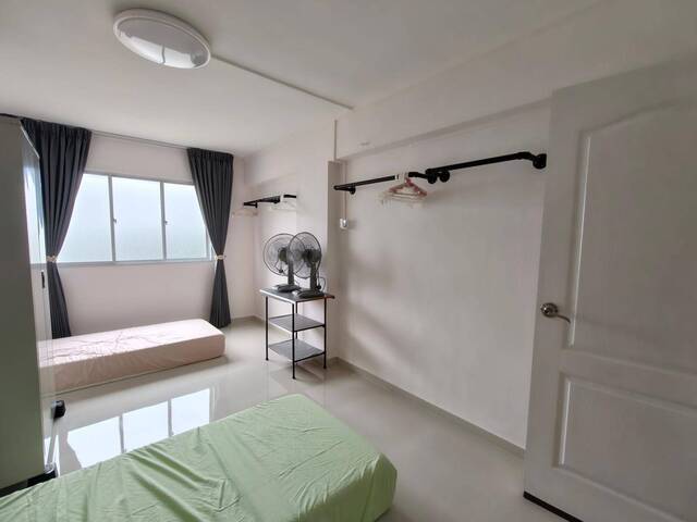 Shared room Malaysian Chinese or Singaporean