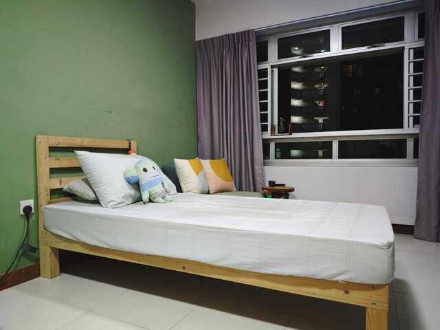 Master bedroom AMK Ave 1 near Bishan Park