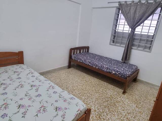 Clementi sharing common room for rent