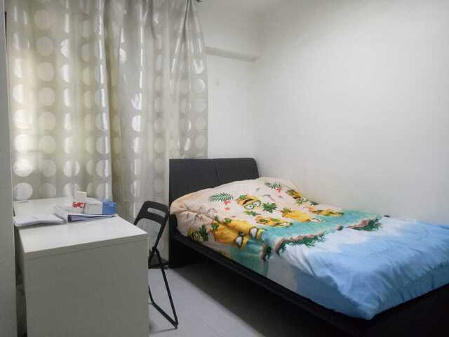 1 min walk Holland Village MRT - Blk 2 Holland - $650 for 1 guy