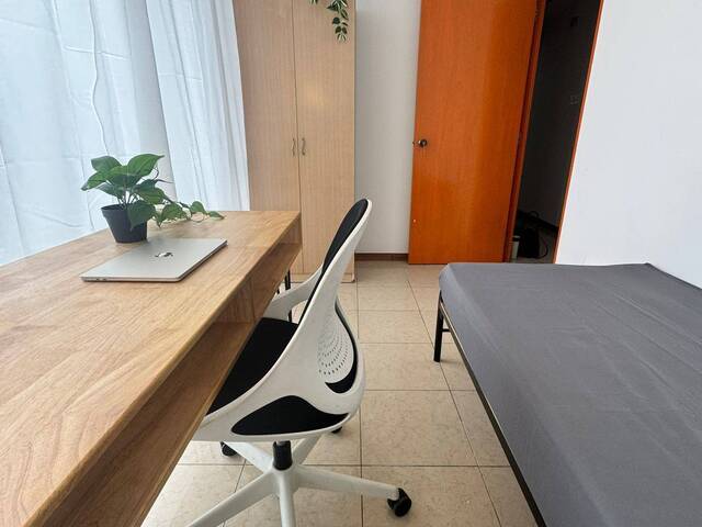 *No Landlord* Common Room* Any Gender* 3 Mins Walk to Lakeside MRT*