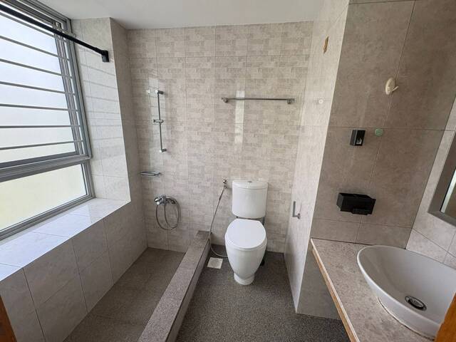 *No Landlord* Common Room* Any Gender* 3 Mins Walk to Lakeside MRT*