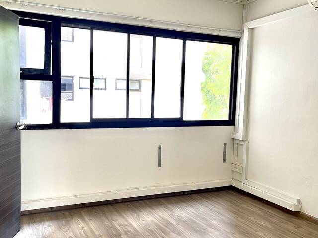 Studio &Common Room for rent next to Siglap MRT/Beac